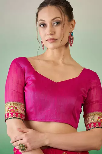 Riva enterprise women's soft mose chiffon with bhandhani print with heavy lace saree with blouse