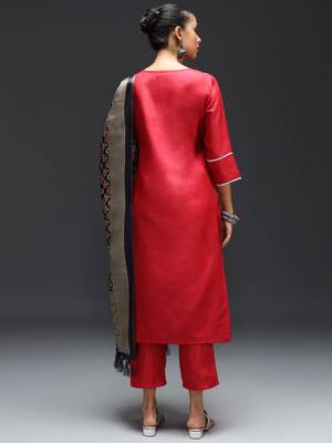   women kurta and trousers pant set silk blend 2