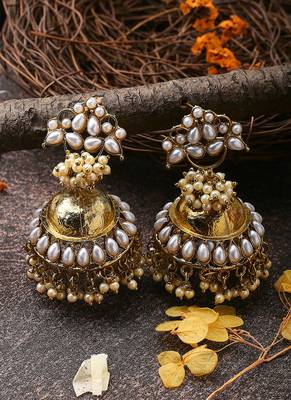 White Kundan Earrings 1