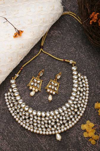 Layered Kundan Necklace Set With Earrings