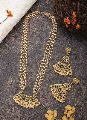 Long Necklace Set With Triangular Earrings 1