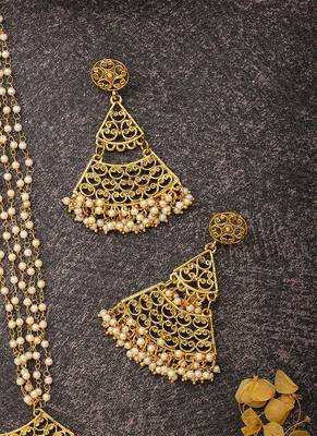 Long Necklace Set With Triangular Earrings 2