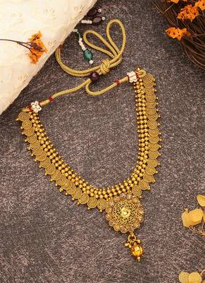 Heavy Gold Plated Necklace Set With Intricate Design 3