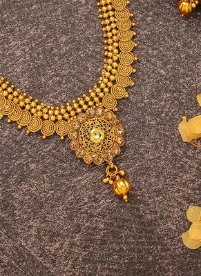 Heavy Gold Plated Necklace Set With Intricate Design 4