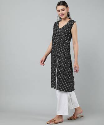 Anushil stylish and comfortable cotton kurti- allover printed v-neck design with side slit 3