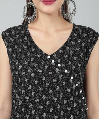 Anushil stylish and comfortable cotton kurti- allover printed v-neck design with side slit 4