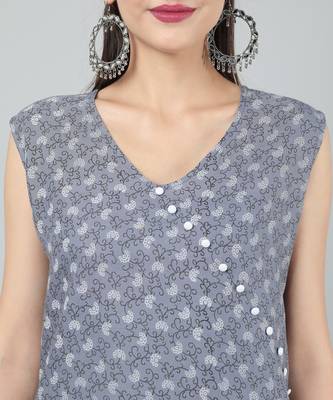 Anushil stylish and comfortable cotton kurti- allover printed v-neck design with side slit 4