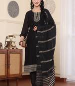 Smartraho embroidered kurta, salwar & dupatta set