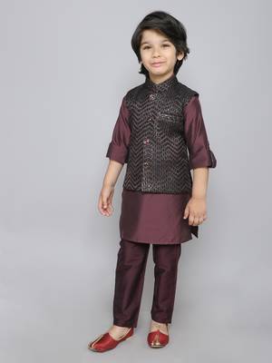Kurta set with woven sequence embriodered button up jacket- wine 4