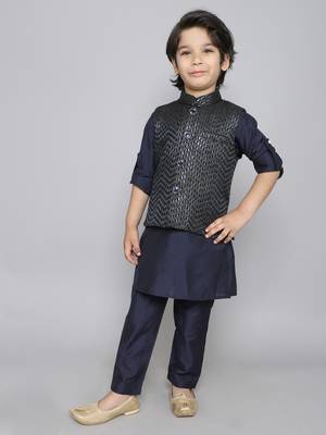 Kurta set with woven sequence embriodered button up jacket- navy blue 4