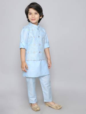 Kurta set with self embriodered button up jacket- blue 3