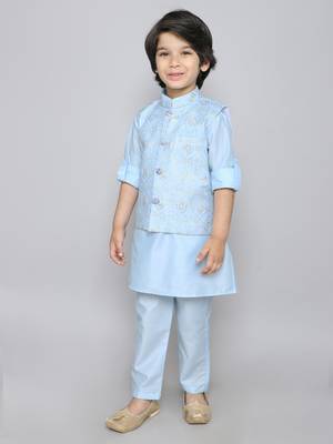Kurta set with self embriodered button up jacket- blue 4