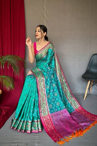 Rama Green Woven Patola Silk Blend Saree With Blouse Piece