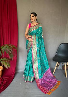 Rama Green Woven Patola Silk Blend Saree With Blouse Piece 2