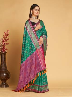 Rama Green Woven Silk Patola Silk Patola Saris With Blouse Piece 3