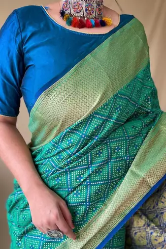 Rama Green Woven Bandhej Saree With Blouse Piece