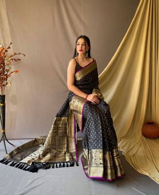 Black Woven Faux Kanchipuram Zari Silk saree With Blouse Piece 2