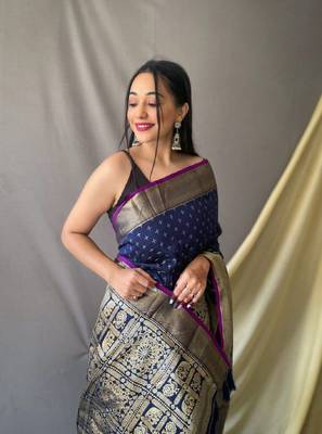 Navy Blue Woven Faux Kanchipuram Zari Silk saree With Blouse Piece 2
