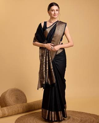 Black Woven Kanchipuram Silk Saree With Blouse Piece 2