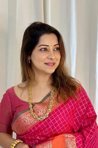 Dark Pink Woven Faux Kanchipuram Zari Silk saree With Blouse Piece
