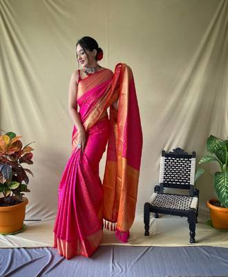 Pink Woven Bandhej Bandhani saree Bandhej With Blouse Piece 2