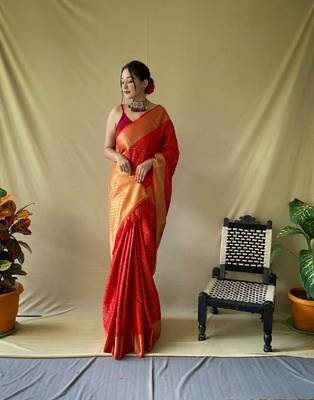 Red Woven Bandhej Bandhani saree Bandhej With Blouse Piece 2