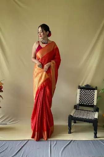 Red Woven Bandhej Bandhani saree Bandhej With Blouse Piece