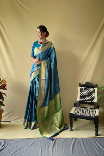 Teal Woven Bandhej Bandhani saree Bandhej With Blouse Piece