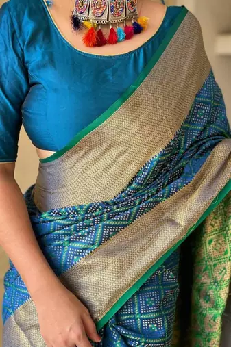 Teal Woven Bandhej Bandhani saree Bandhej With Blouse Piece