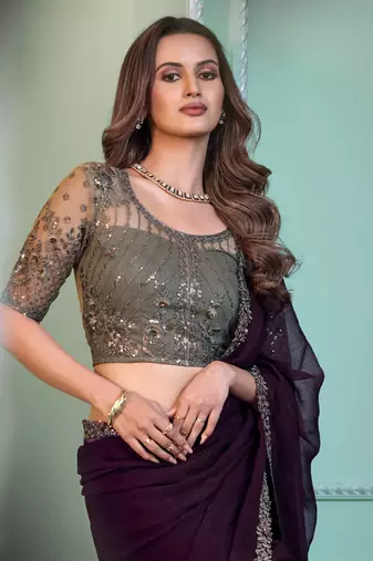 Women'S Wine Chiffon Embellished Saree With Embroidered Border Comes With Heavy Work Blouse Piece