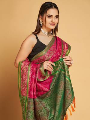 Dark Pink Woven Patola Silk Blend Saree With Blouse Piece 3