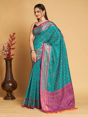 Teal Woven Patola Silk Blend Saree With Blouse Piece 3