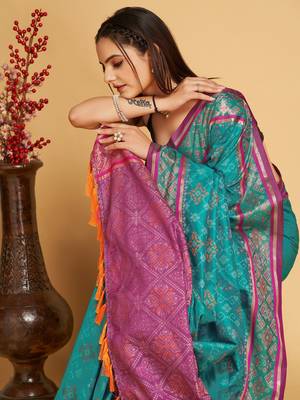 Teal Woven Patola Silk Blend Saree With Blouse Piece 4