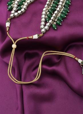 Heavy Green Jewellery Set With Matching Earrings 4