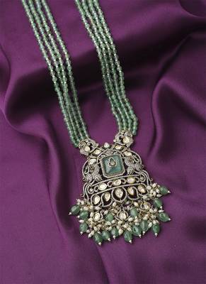 Long Green Necklace Set With Earrings 1