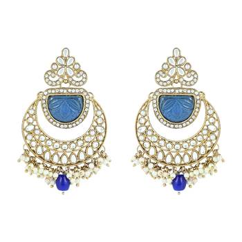 traditional pearl kundan & stone studded jewellery necklace set with maang tikka for women  3