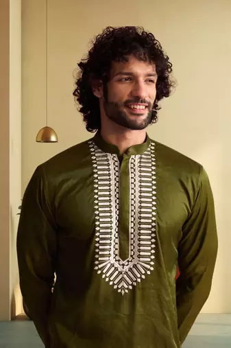 Men's green art silk embroidered kurta pyjama