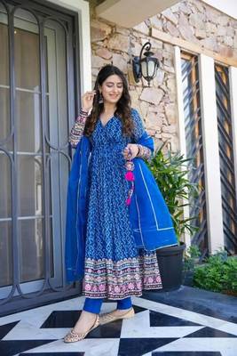 MASLIN FULL FLAIR WITH CANVAS PATTA WITH DUPPTA SET READY TO WEAR 1