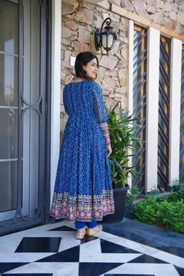 MASLIN FULL FLAIR WITH CANVAS PATTA WITH DUPPTA SET READY TO WEAR 2