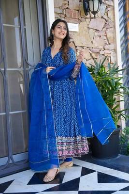 MASLIN FULL FLAIR WITH CANVAS PATTA WITH DUPPTA SET READY TO WEAR 3