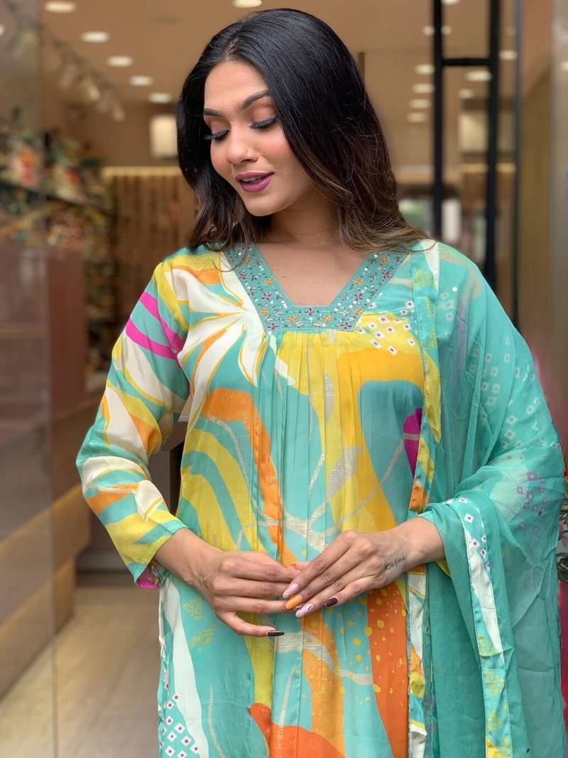 3172 Green Women Printed and embroidered Viscose Silk Blend with cotton lining kurta set