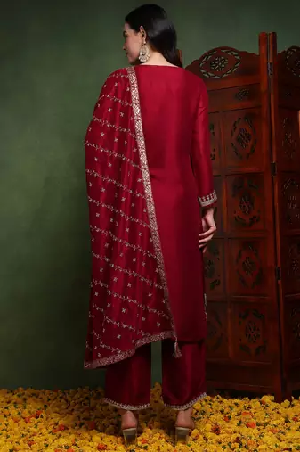 women maroon silk blend solid embroidered straight kurta trouser with dupatta