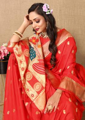 Red zari weaving tassel pallu work soft silk saree 5