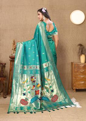 Green zari weaving tassel pallu work soft silk saree 2
