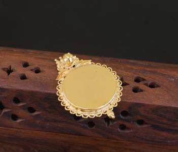 Kerala style gold plated palakka krishna pendant 3