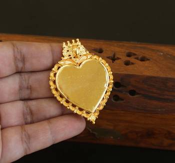 Kerala style gold plated palakka krishna pendant 3
