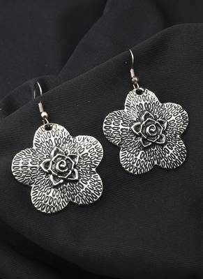 Small Star Shaped Oxidised Earring 1