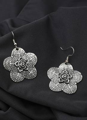 Small Star Shaped Oxidised Earring 2