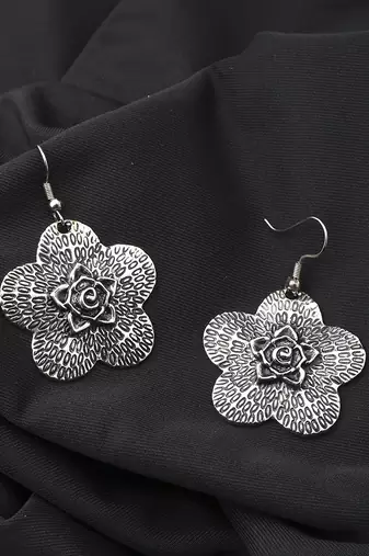 Small Star Shaped Oxidised Earring