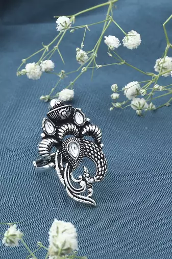Swan Shaped Finger Ring